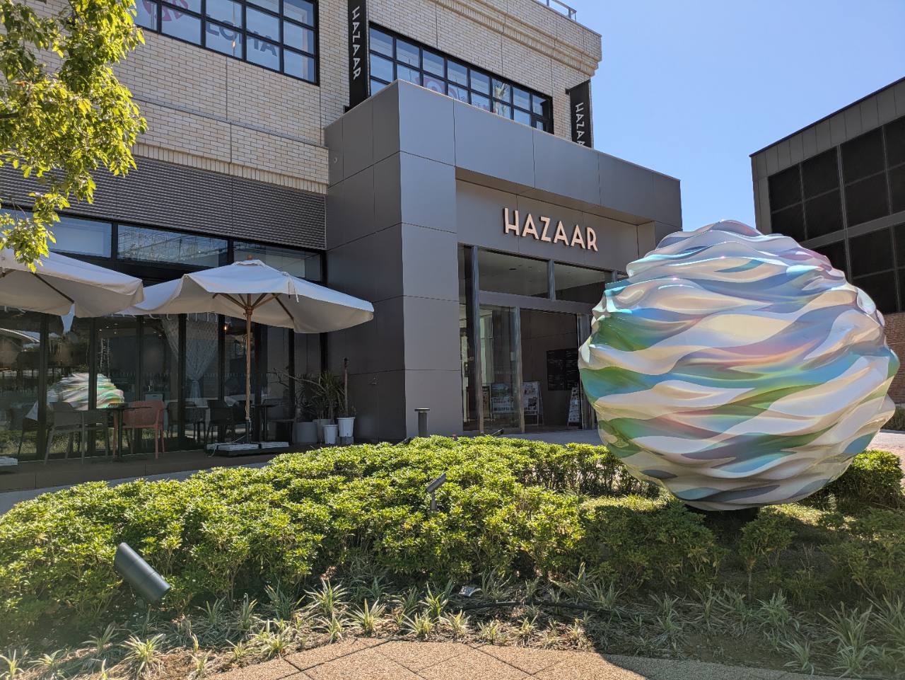 花Lab.Nocturne 羽沢横浜国大店のHAZAAR外観とテラス席